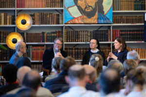 panelgesprek ontmoetingsdag samen geroepen