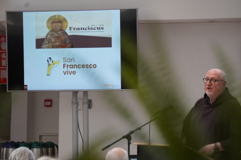 Broeder Christophorus Goedereis houdt een lezing over Franciscus tijdens de dag voor religieuzen in Breda