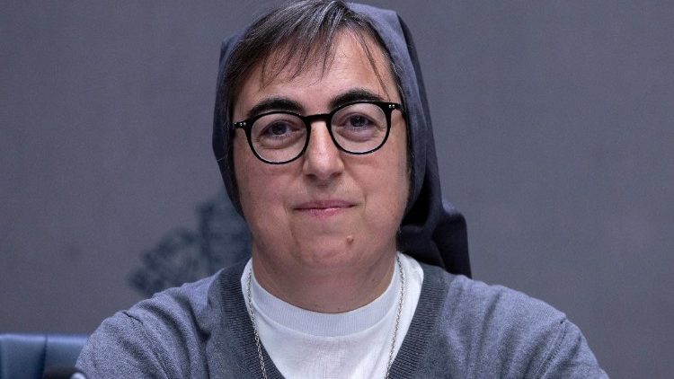 zuster-Smerilli-prefect-dicasterie-integrale-menselijke-ontwikkeling-foto-vatican-news.