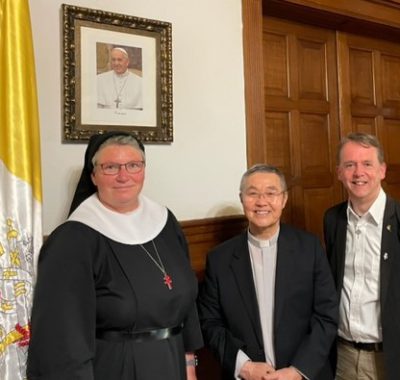 Kennismakingsbezoek met nuntius