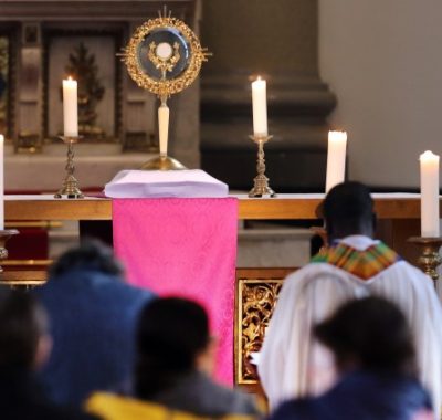 Eucharistische gebedsestafette door Europa voor vrede en voor de synode