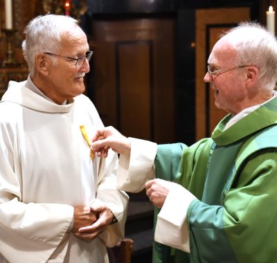 Pauselijke onderscheiding voor koster Zusters van Liefde
