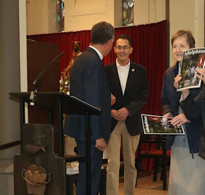 Speciale glossy en standbeeld zuster Marie Adolphine